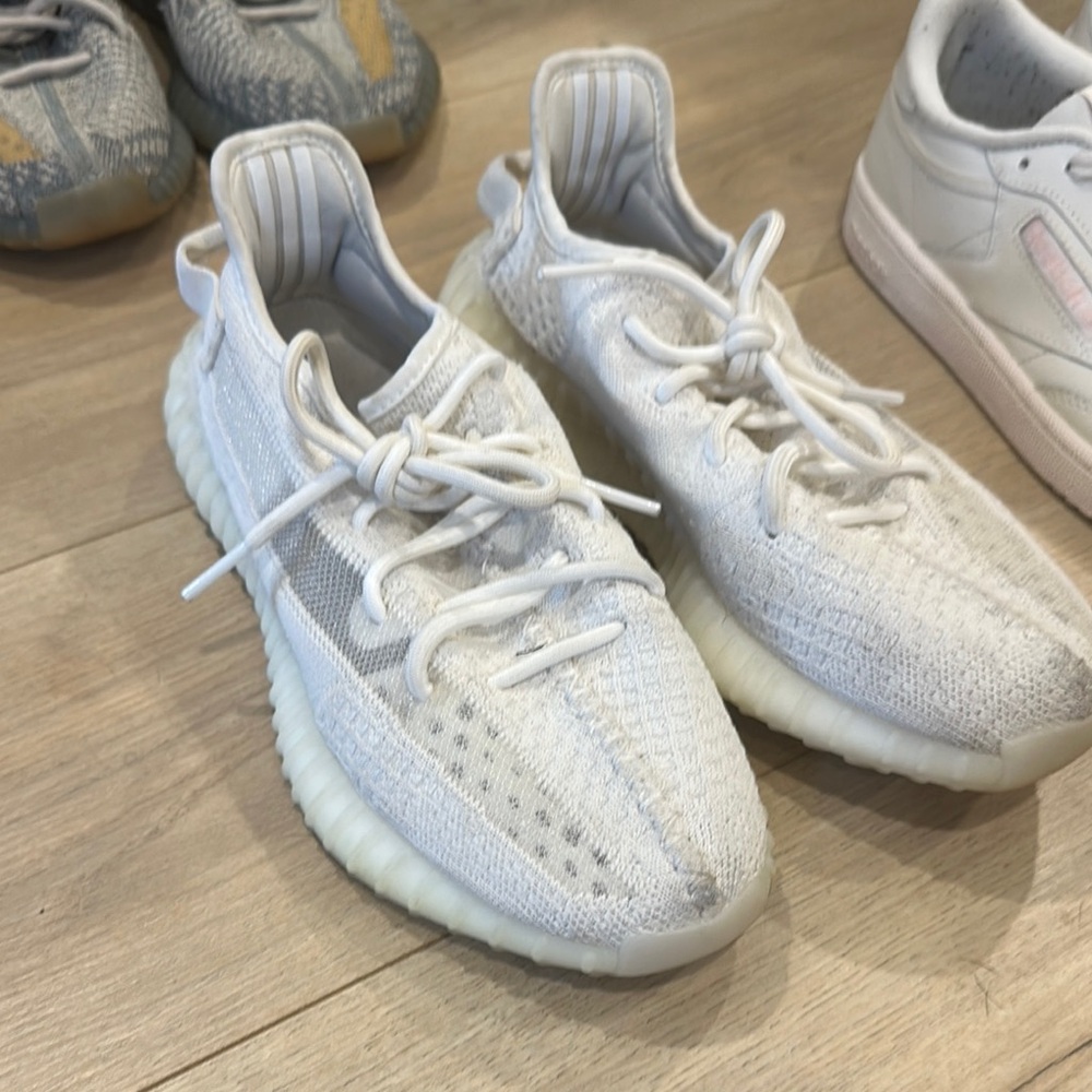 Yeezy White Sneakers with Primeknit Upper and Boost Cushioning